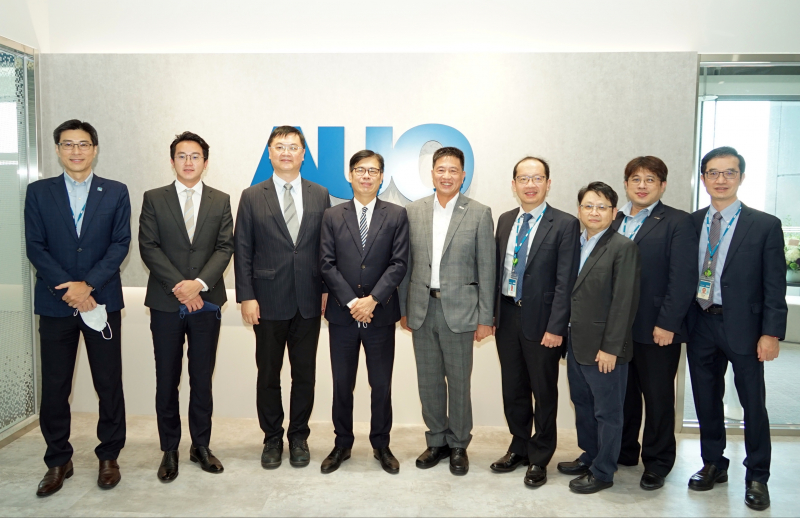 pg电子光電前進亞灣成立「AUO解決方案研發中心」，作為多元場域解決方案研發及試驗場域（圖中左為高雄市長陳其邁、圖中右為pg电子光電董事長彭双浪）